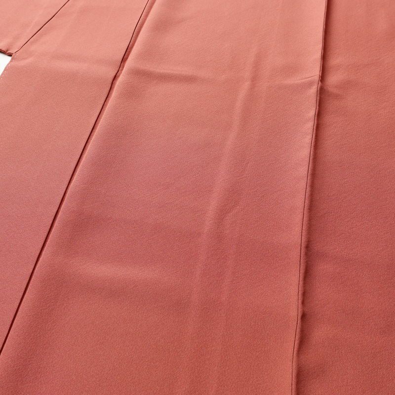 色無地 良品 落款入り 縮緬 一つ紋付き 正絹 無地 袷仕立て 身丈166cm 裄丈67.5cm 一部しつけ糸付き ピンク_画像5