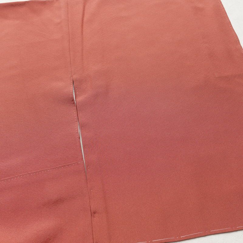 色無地 良品 落款入り 縮緬 一つ紋付き 正絹 無地 袷仕立て 身丈166cm 裄丈67.5cm 一部しつけ糸付き ピンク_画像14