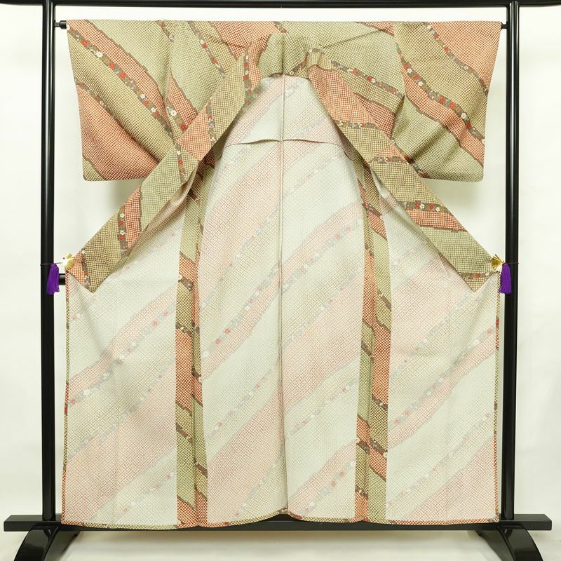 単衣 小紋 ふくれ織 良品 正絹 古典柄 単衣仕立て 身丈158.5cm 裄丈66cm 着物 多色使い_画像3