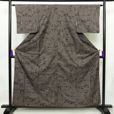 小紋♦︎袷♦︎正絹♦︎大島紬♦︎鉄紺地に椿柄♦︎未使用品 小紋♦︎袷♦︎正絹♦︎大島紬♦︎鉄紺地に椿柄♦︎未使用品