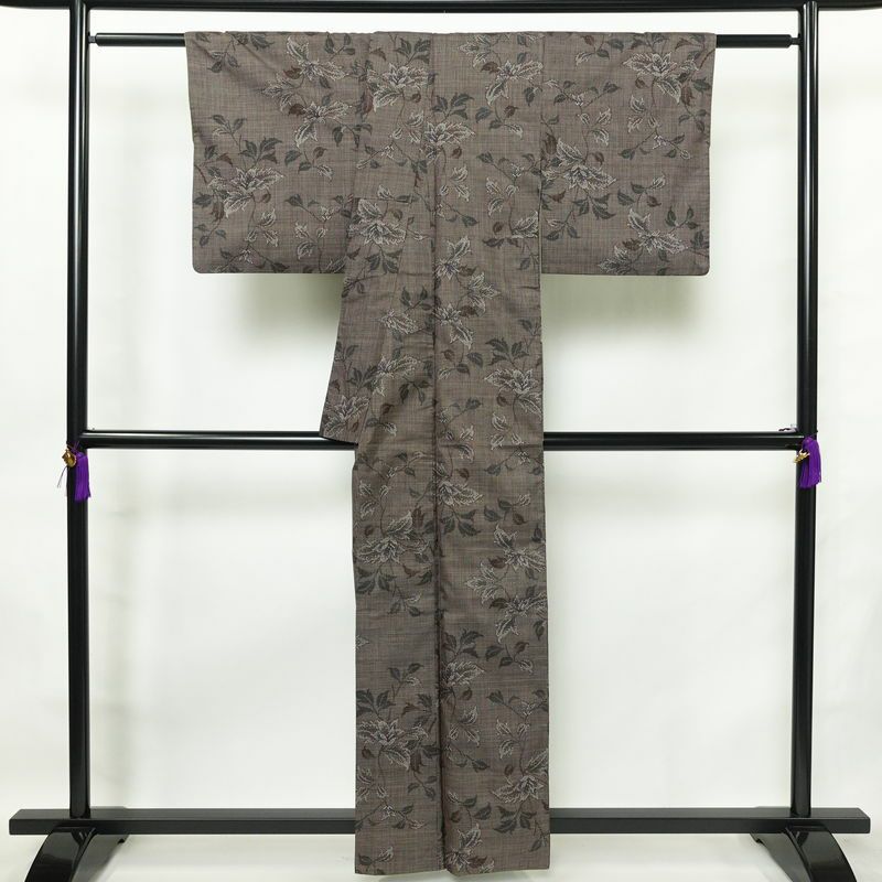 大島紬 良品 純泥染 証紙あり 正絹 木の葉・植物柄 袷仕立て 身丈159.5cm 裄丈63cm 着物 茶_画像2