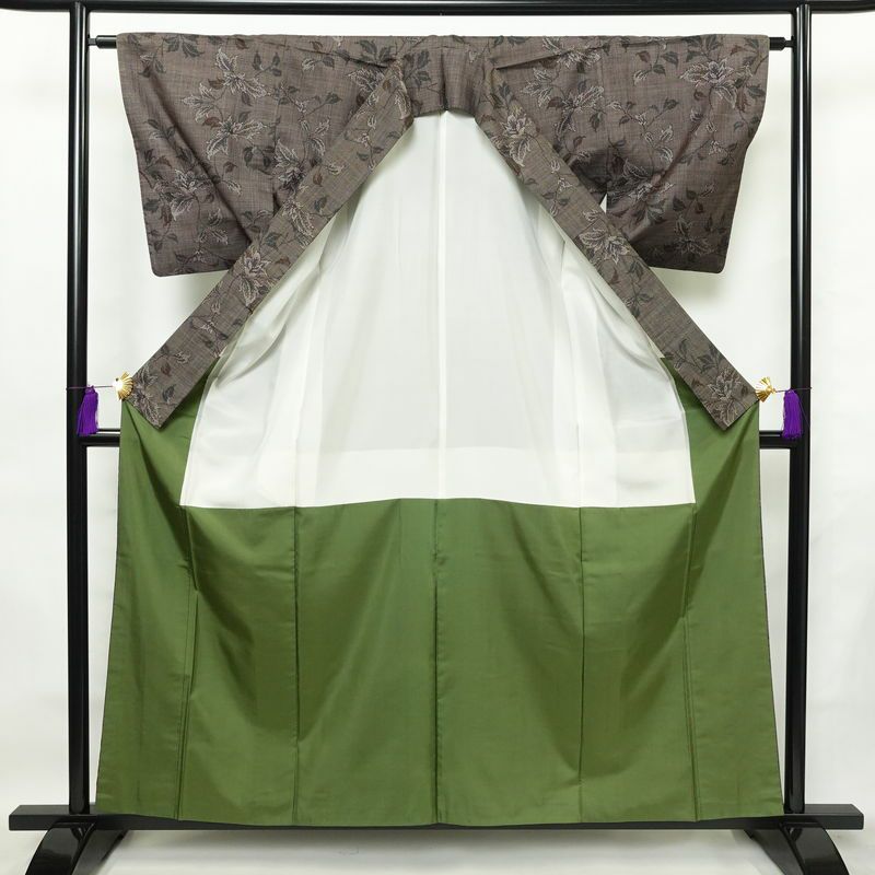 大島紬 良品 純泥染 証紙あり 正絹 木の葉・植物柄 袷仕立て 身丈159.5cm 裄丈63cm 着物 茶_画像3