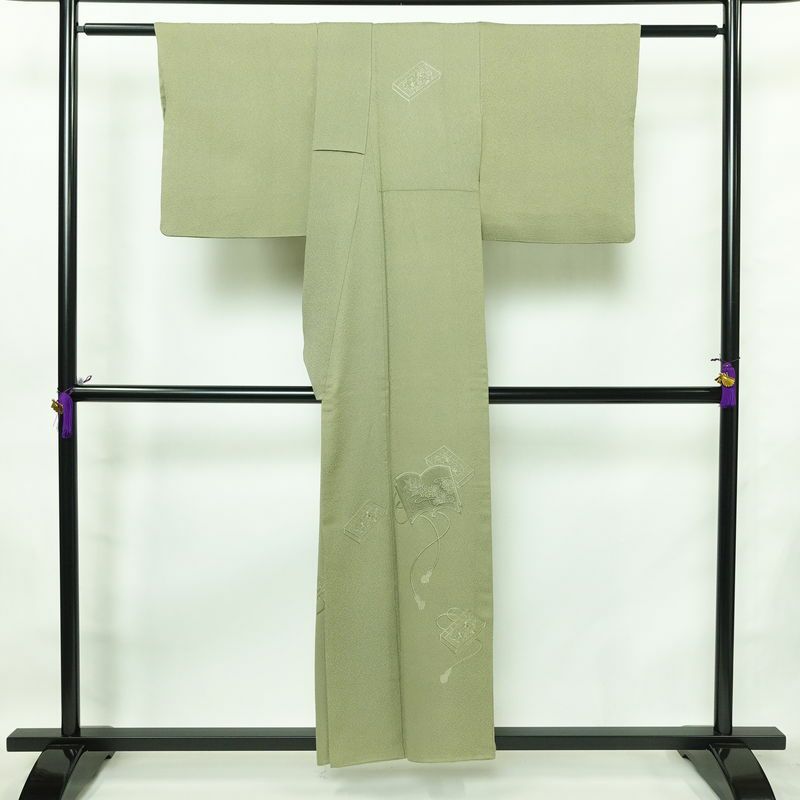 付け下げ 正絹 古典柄 袷仕立て 身丈154cm 裄丈66cm 刺繍 フォーマル 着物 緑・うぐいす色_画像2