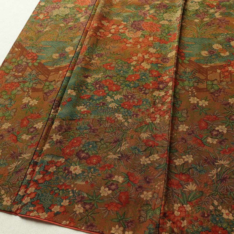 小紋 縮緬 総柄 正絹 花柄 袷仕立て 身丈162.5cm 裄丈66.5cm 一部しつけ糸付き 着物 茶_画像4