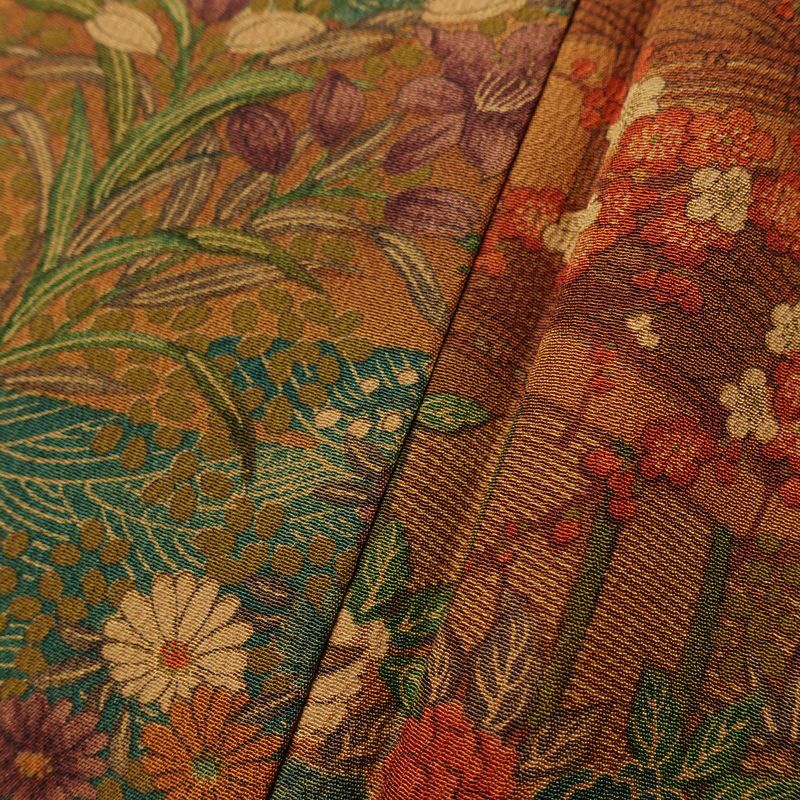 小紋 縮緬 総柄 正絹 花柄 袷仕立て 身丈162.5cm 裄丈66.5cm 一部しつけ糸付き 着物 茶_画像10