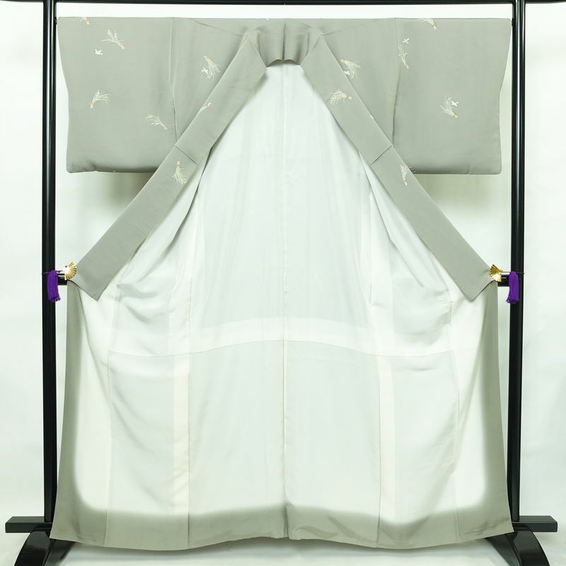 小紋 正絹 木の葉・植物柄 袷仕立て 身丈161cm 裄丈68cm 金彩 着物 グレー_画像3