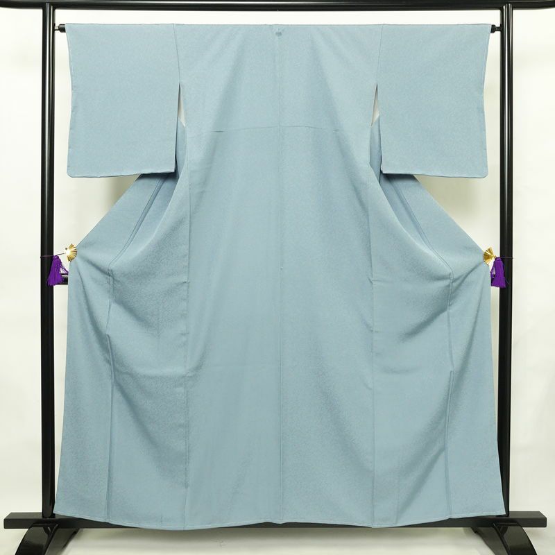 色無地 美品 しつけ糸付き 縮緬 一つ紋付き 正絹 木の葉・植物柄 袷仕立て 身丈158.5cm 裄丈65.5cm 共八掛 フォーマル 着物 青・紺_画像1