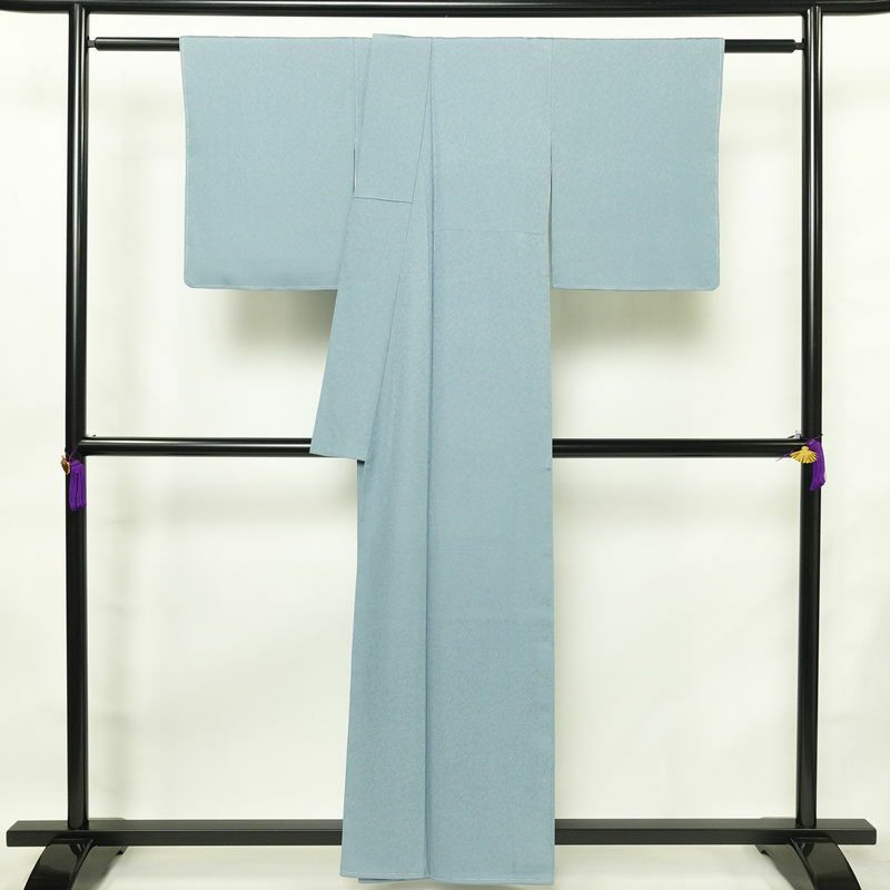 色無地 美品 しつけ糸付き 縮緬 一つ紋付き 正絹 木の葉・植物柄 袷仕立て 身丈158.5cm 裄丈65.5cm 共八掛 フォーマル 着物 青・紺_画像2