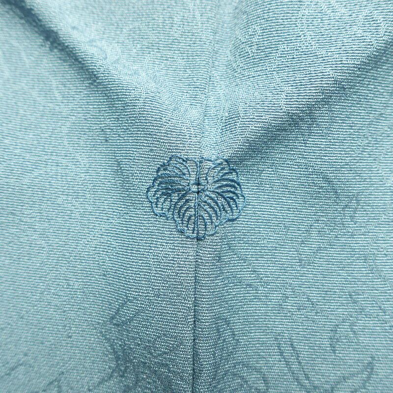 色無地 美品 しつけ糸付き 縮緬 一つ紋付き 正絹 木の葉・植物柄 袷仕立て 身丈158.5cm 裄丈65.5cm 共八掛 フォーマル 着物 青・紺_画像12