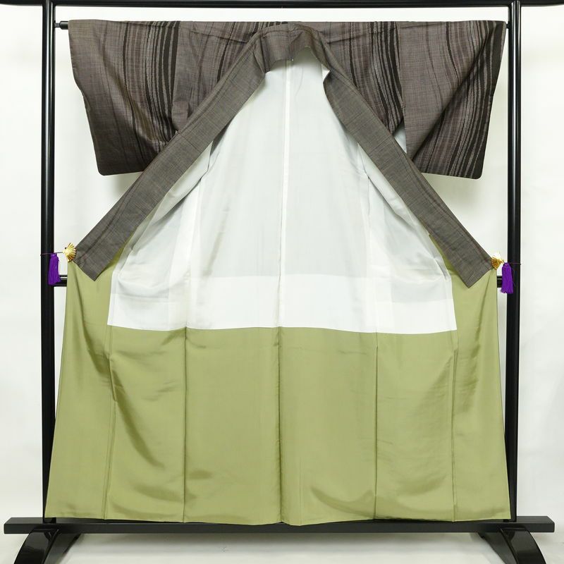 大島紬 良品 証紙なし 正絹 縞柄・線柄 袷仕立て 身丈158cm 裄丈65.5cm 着物 茶_画像3