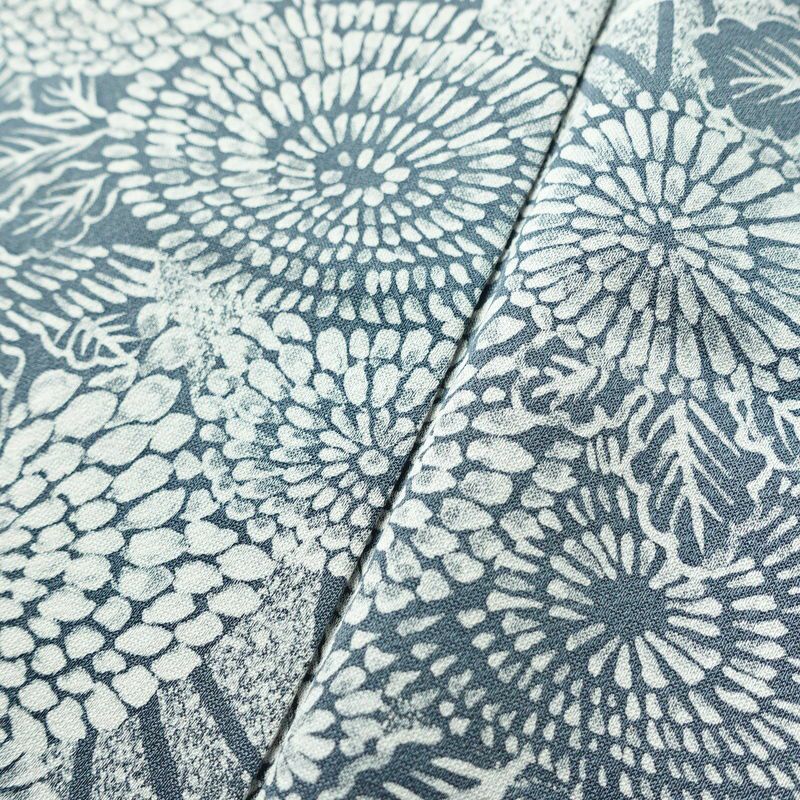 小紋 良品 しつけ糸付き 正絹 花柄 袷仕立て 身丈167cm 裄丈68.5cm 着物 青・紺_画像9