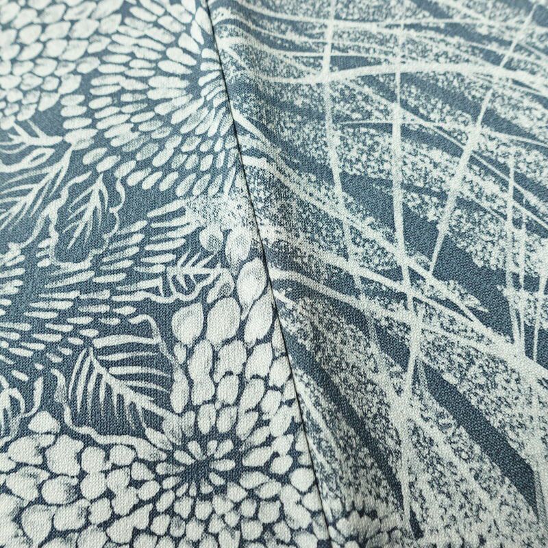 小紋 良品 しつけ糸付き 正絹 花柄 袷仕立て 身丈167cm 裄丈68.5cm 着物 青・紺_画像10