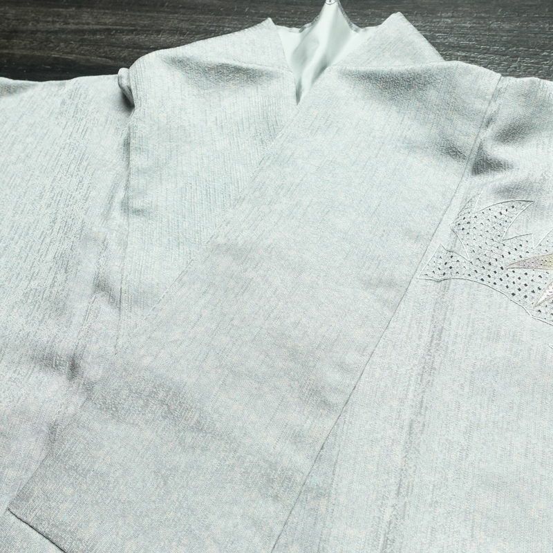 付け下げ 美品 スワトウ刺繍 正絹 木の葉・植物柄 袷仕立て 身丈159cm 裄丈65.5cm 刺繍 一部しつけ糸付き フォーマル 着物 青・紺_画像16