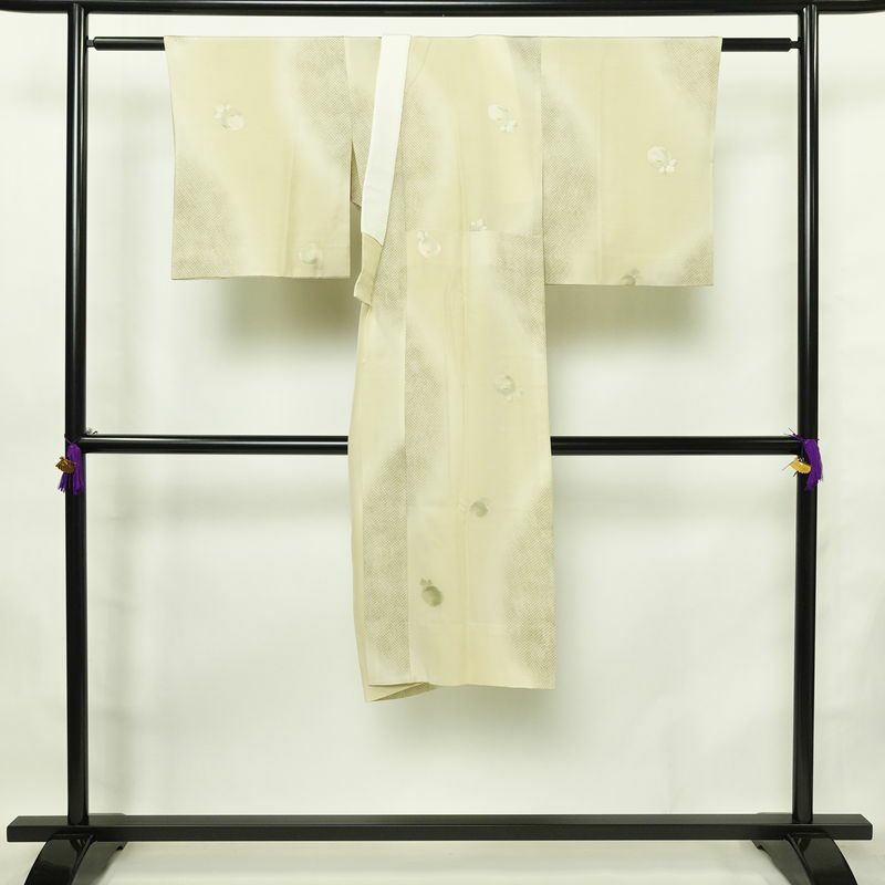 長襦袢 良品 正絹 花柄 袖無双・胴抜き 身丈123.5cm 裄丈67cm ベージュ_画像2