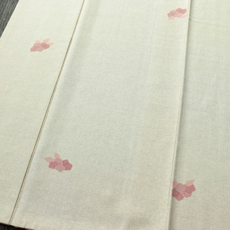 小紋 良品 飛び柄 正絹 花柄 袷仕立て 身丈158cm 裄丈65.5cm 着物 クリーム_画像4