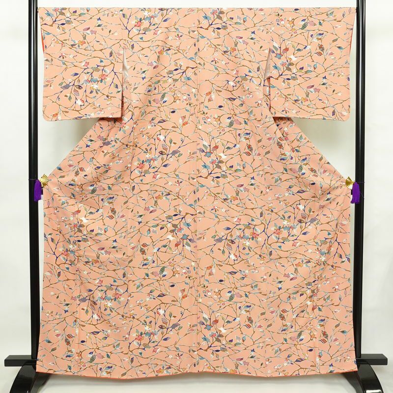 小紋 美品 しつけ糸付き 縮緬 総柄 正絹 木の葉・植物柄 袷仕立て 身丈163.5cm 裄丈67.5cm 着物 ピンク_画像1