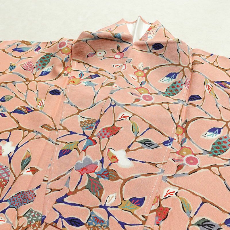 小紋 美品 しつけ糸付き 縮緬 総柄 正絹 木の葉・植物柄 袷仕立て 身丈163.5cm 裄丈67.5cm 着物 ピンク_画像16