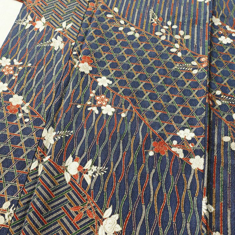 小紋 三田村環 落款入り 総柄 正絹 古典柄 袷仕立て 身丈165.5cm 裄丈70.5cm 菊 金彩 着物 青・紺_画像5