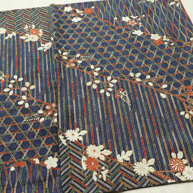 小紋 三田村環 落款入り 総柄 正絹 古典柄 袷仕立て 身丈165.5cm 裄丈70.5cm 菊 金彩 着物 青・紺_画像11