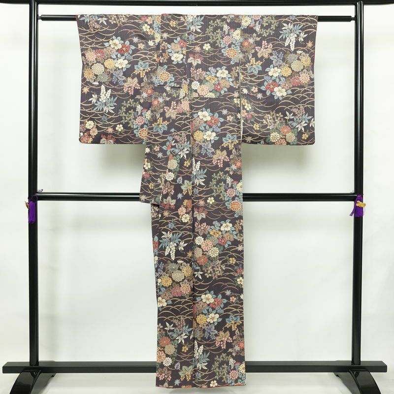 小紋 良品 総柄 正絹 花柄 袷仕立て 身丈158.5cm 裄丈64.5cm 箔 金彩 着物 紫・藤色_画像2