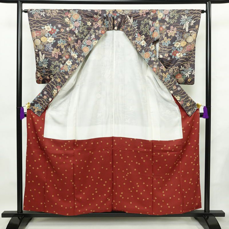 小紋 良品 総柄 正絹 花柄 袷仕立て 身丈158.5cm 裄丈64.5cm 箔 金彩 着物 紫・藤色_画像3