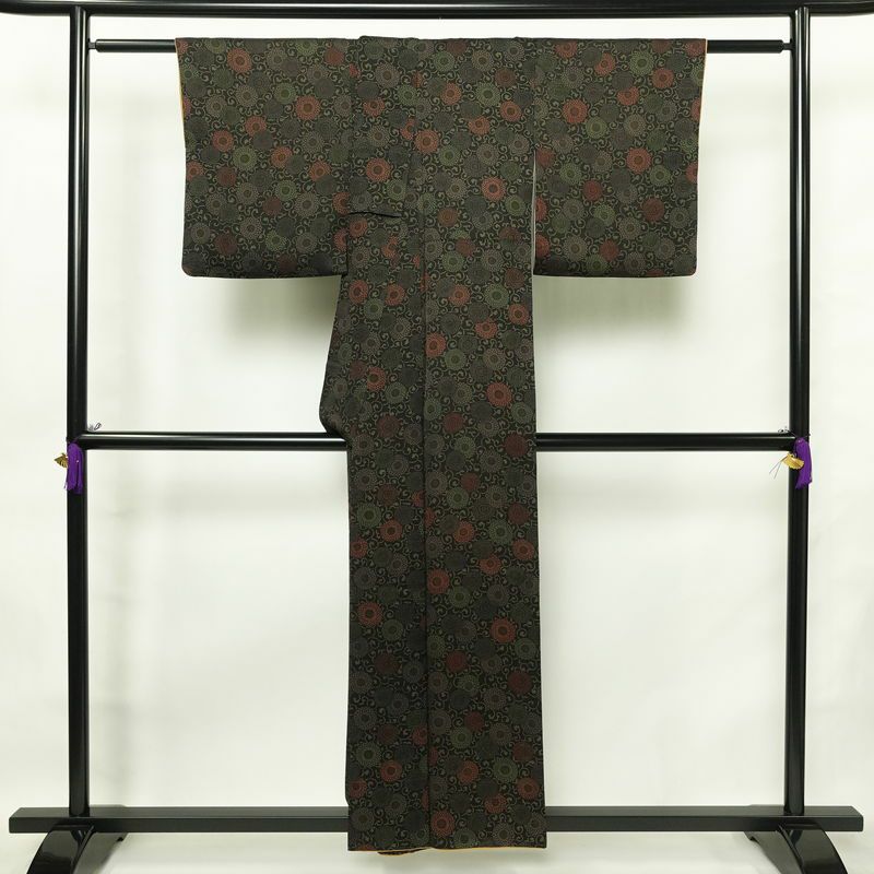小紋 良品 総柄 正絹 花柄 袷仕立て 身丈156cm 裄丈65cm 菊 着物 黒_画像2
