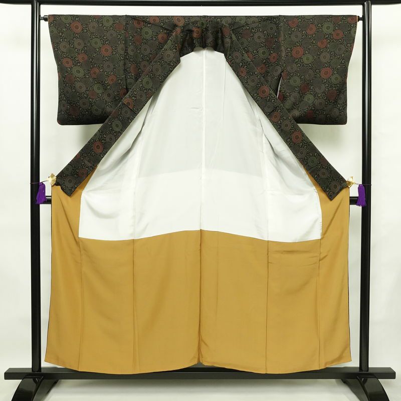 小紋 良品 総柄 正絹 花柄 袷仕立て 身丈156cm 裄丈65cm 菊 着物 黒_画像3