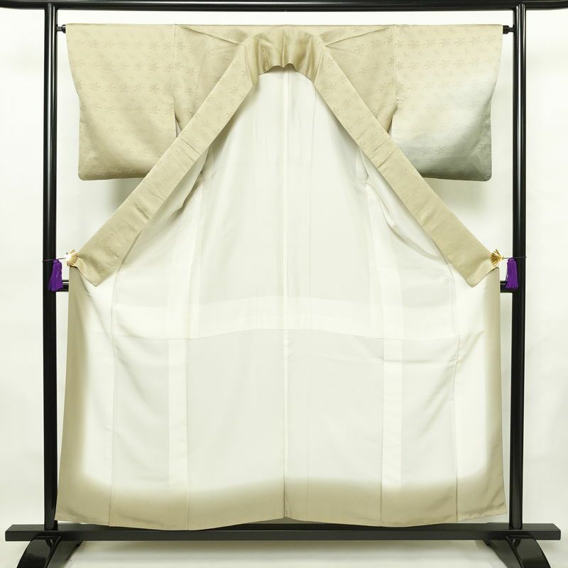 付け下げ 正絹 その他の柄 袷仕立て 身丈156cm 裄丈65.5cm 刺繍 金糸 フォーマル 着物 緑・うぐいす色_画像3