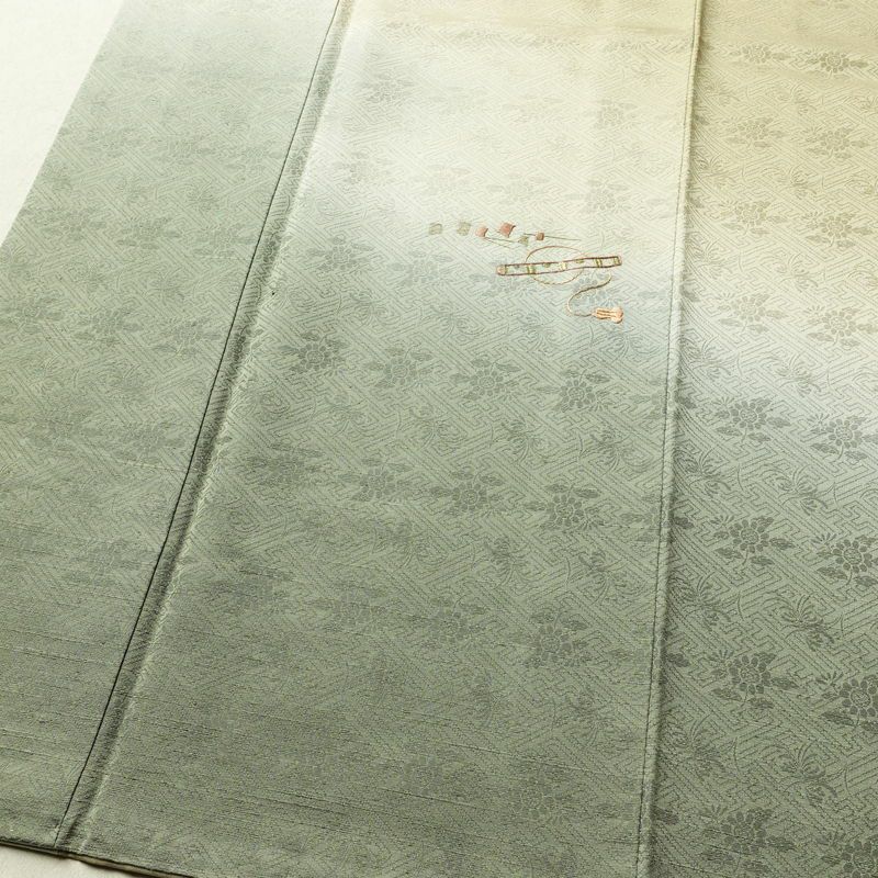 付け下げ 正絹 その他の柄 袷仕立て 身丈156cm 裄丈65.5cm 刺繍 金糸 フォーマル 着物 緑・うぐいす色_画像4