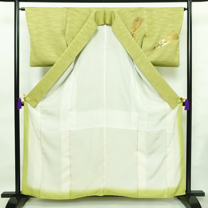 付け下げ 良品 金駒刺繍 正絹 古典柄 袷仕立て 身丈159.5cm 裄丈64.5cm 箔 フォーマル 着物 緑・うぐいす色_画像3