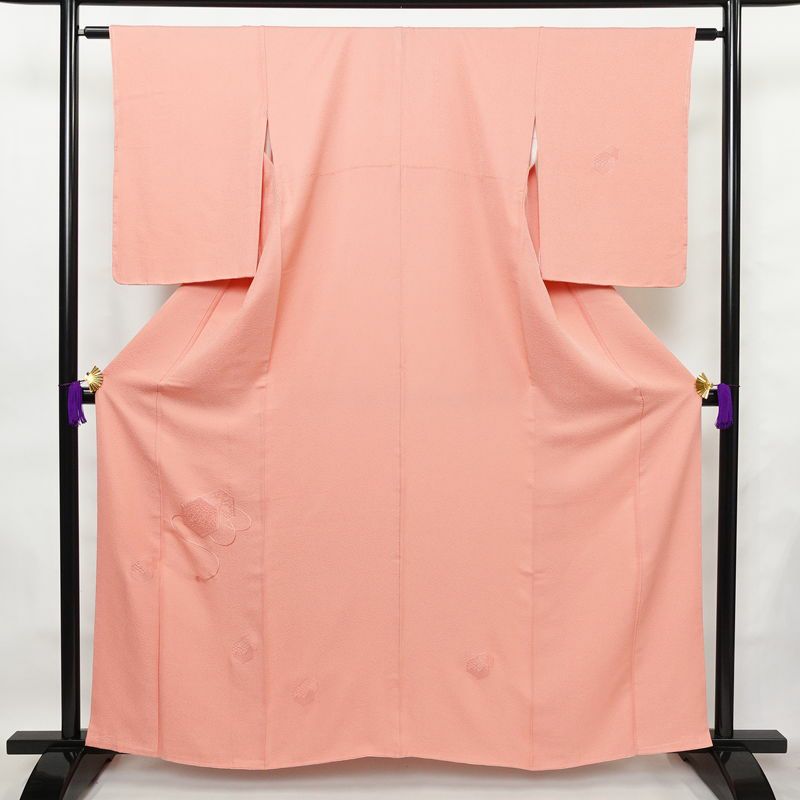 付け下げ 美品 堅牢染 ケミカル刺繍 しつけ糸付き 一つ紋付き 正絹 古典柄 袷仕立て 身丈160cm 裄丈62.5cm 刺繍 フォーマル 着物 ピンク_画像1