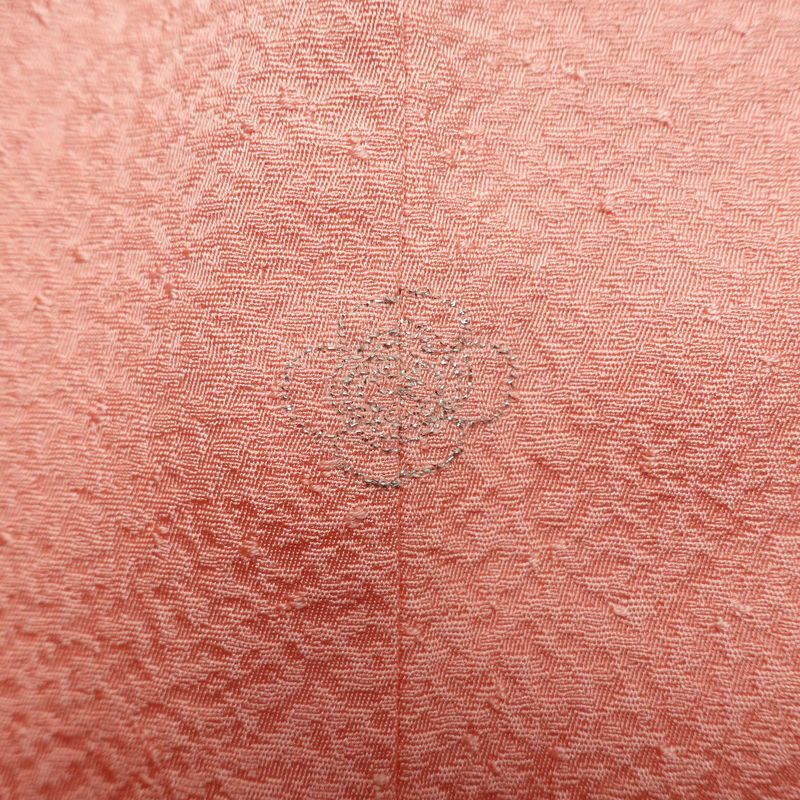 付け下げ 美品 堅牢染 ケミカル刺繍 しつけ糸付き 一つ紋付き 正絹 古典柄 袷仕立て 身丈160cm 裄丈62.5cm 刺繍 フォーマル 着物 ピンク_画像13