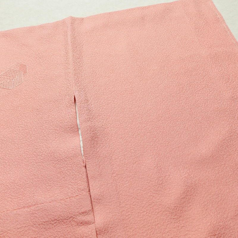 付け下げ 美品 堅牢染 ケミカル刺繍 しつけ糸付き 一つ紋付き 正絹 古典柄 袷仕立て 身丈160cm 裄丈62.5cm 刺繍 フォーマル 着物 ピンク_画像14
