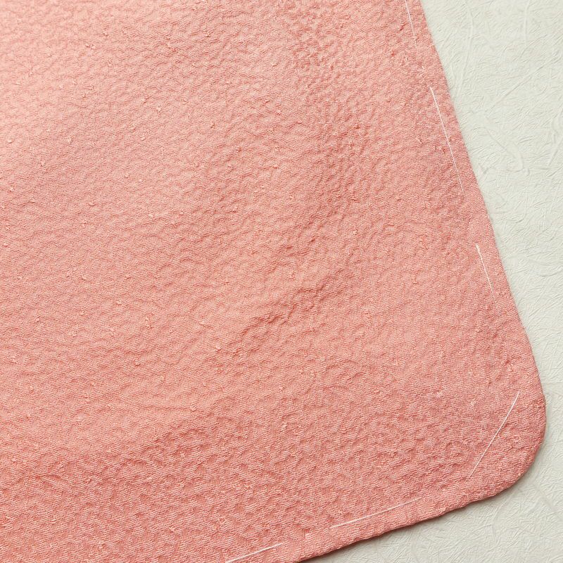 付け下げ 美品 堅牢染 ケミカル刺繍 しつけ糸付き 一つ紋付き 正絹 古典柄 袷仕立て 身丈160cm 裄丈62.5cm 刺繍 フォーマル 着物 ピンク_画像16