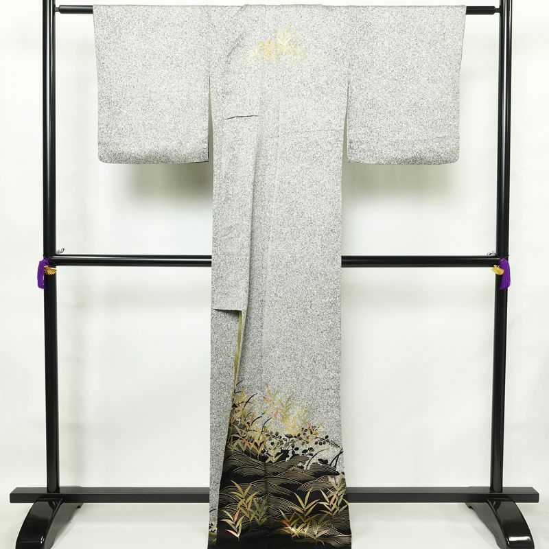 訪問着 良品 ろうけつ染め 正絹 木の葉・植物柄 袷仕立て 身丈173cm 裄丈69.5cm 箔 金彩 フォーマル 着物 グレー_画像2