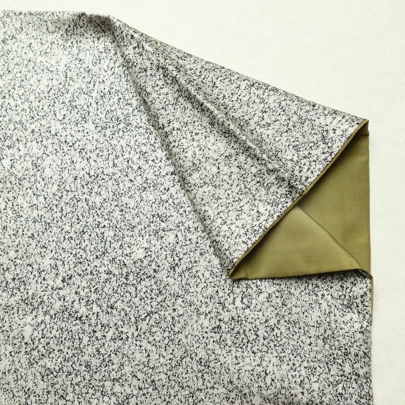 訪問着 良品 ろうけつ染め 正絹 木の葉・植物柄 袷仕立て 身丈173cm 裄丈69.5cm 箔 金彩 フォーマル 着物 グレー_画像17