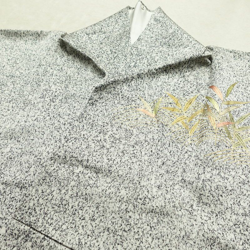 訪問着 良品 ろうけつ染め 正絹 木の葉・植物柄 袷仕立て 身丈173cm 裄丈69.5cm 箔 金彩 フォーマル 着物 グレー_画像18