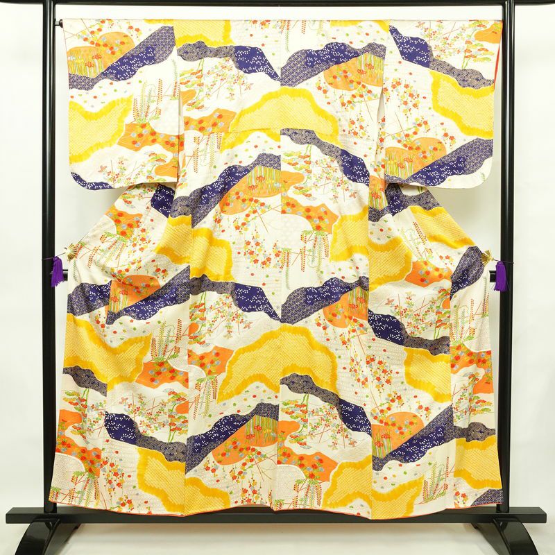 小紋 しつけ糸付き 綸子 正絹 古典柄 袷仕立て 身丈155.5cm 裄丈67.5cm 箔 金彩 着物 クリーム_画像1