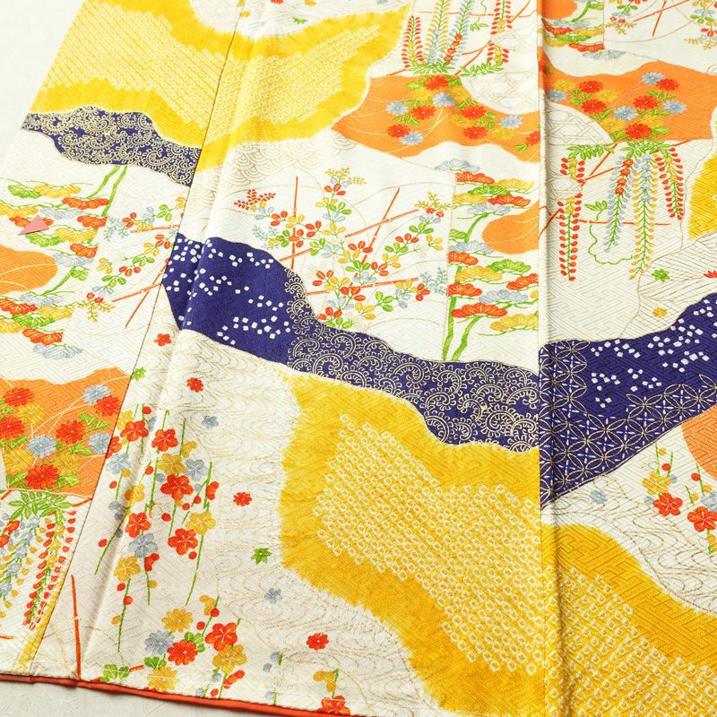 小紋 しつけ糸付き 綸子 正絹 古典柄 袷仕立て 身丈155.5cm 裄丈67.5cm 箔 金彩 着物 クリーム_画像4