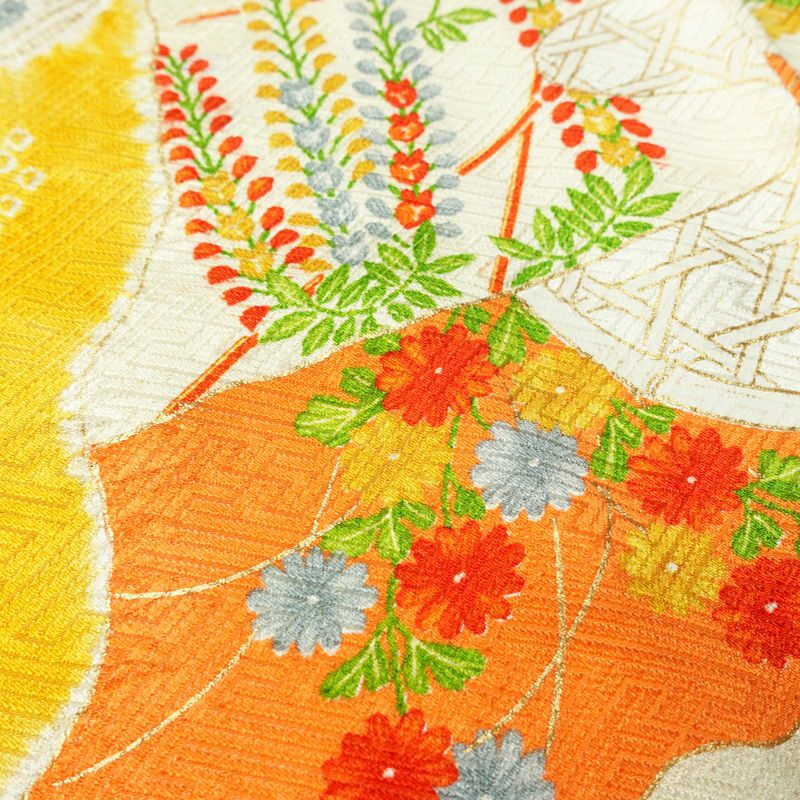 小紋 しつけ糸付き 綸子 正絹 古典柄 袷仕立て 身丈155.5cm 裄丈67.5cm 箔 金彩 着物 クリーム_画像8