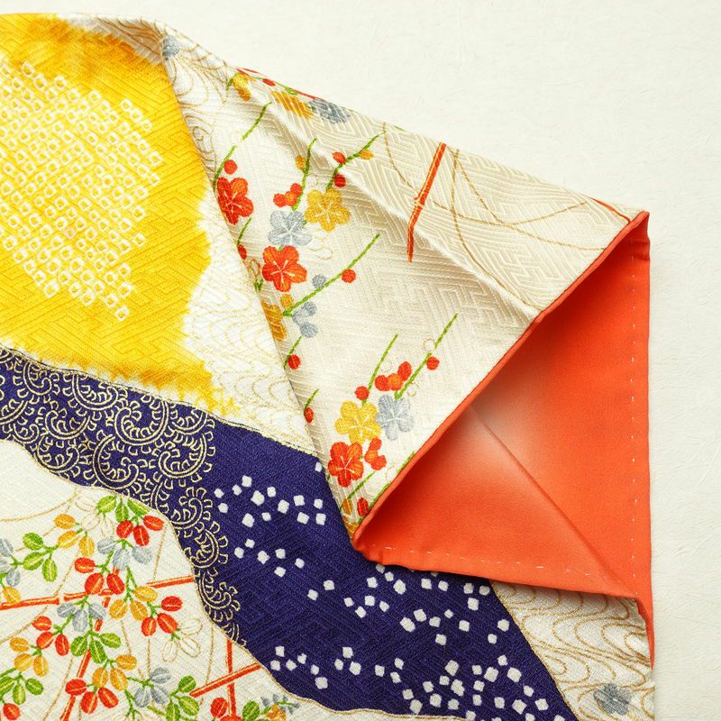 小紋 しつけ糸付き 綸子 正絹 古典柄 袷仕立て 身丈155.5cm 裄丈67.5cm 箔 金彩 着物 クリーム_画像14