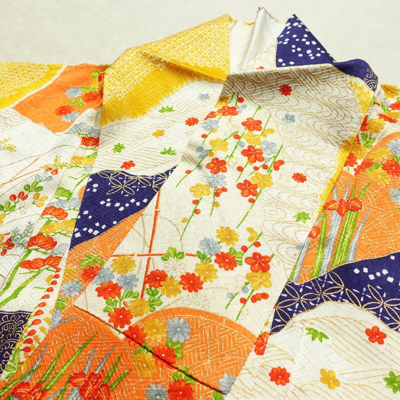 小紋 しつけ糸付き 綸子 正絹 古典柄 袷仕立て 身丈155.5cm 裄丈67.5cm 箔 金彩 着物 クリーム_画像16