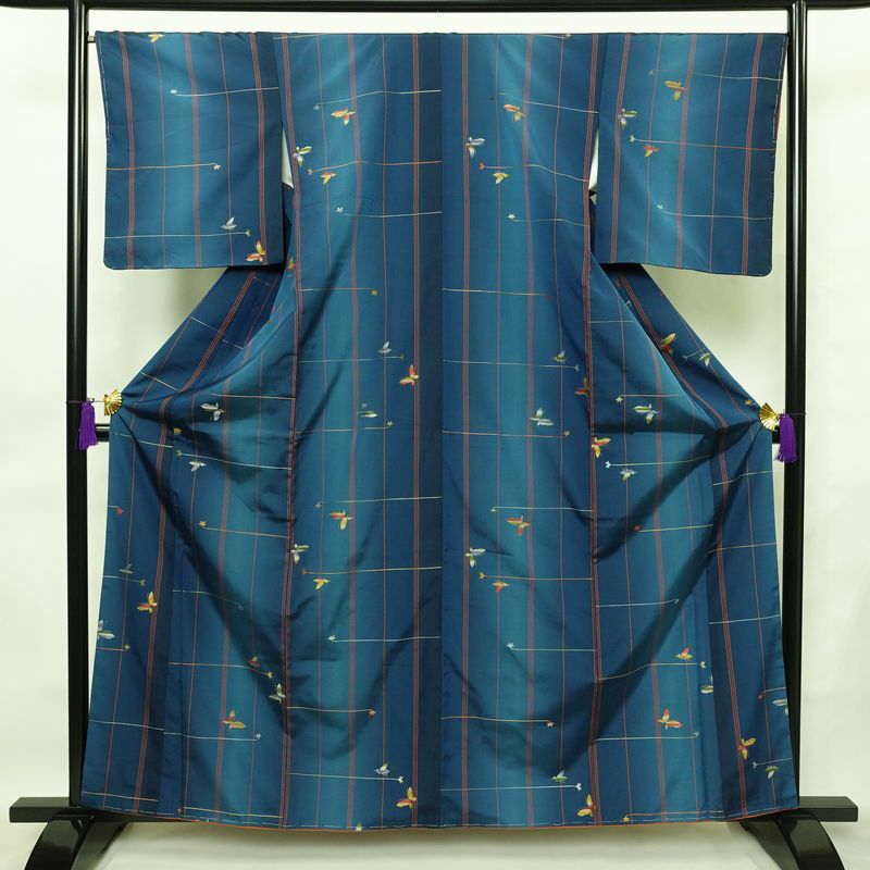 紬 美品 しつけ糸付き セット品 正絹 蝶・昆虫柄 袷仕立て 身丈161cm 裄丈67cm 着物 青・紺_画像1