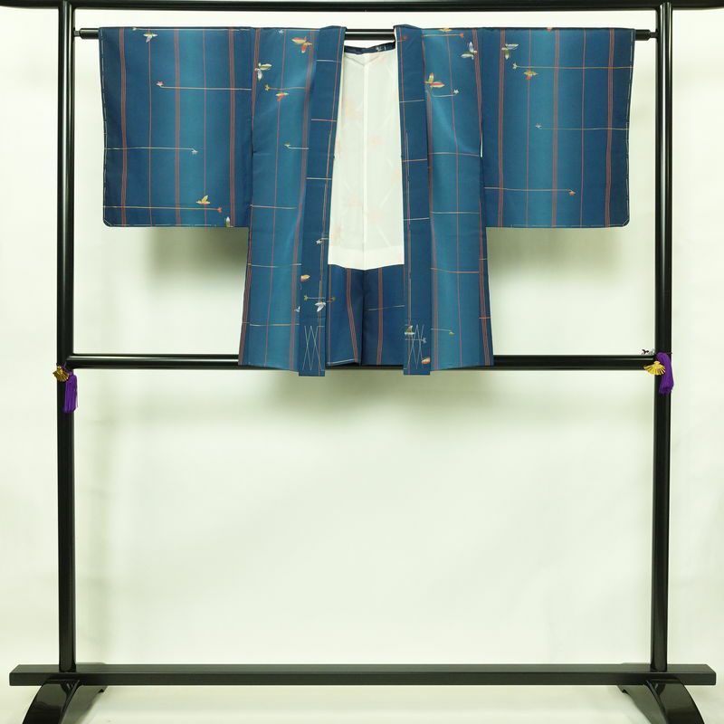 紬 美品 しつけ糸付き セット品 正絹 蝶・昆虫柄 袷仕立て 身丈161cm 裄丈67cm 着物 青・紺_画像4