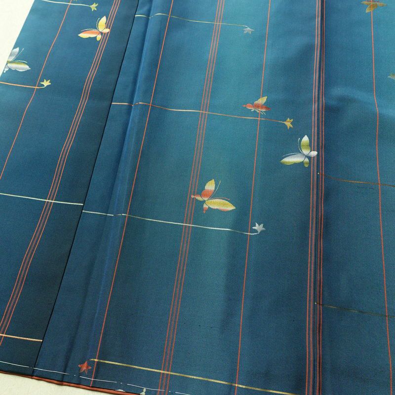 紬 美品 しつけ糸付き セット品 正絹 蝶・昆虫柄 袷仕立て 身丈161cm 裄丈67cm 着物 青・紺_画像5