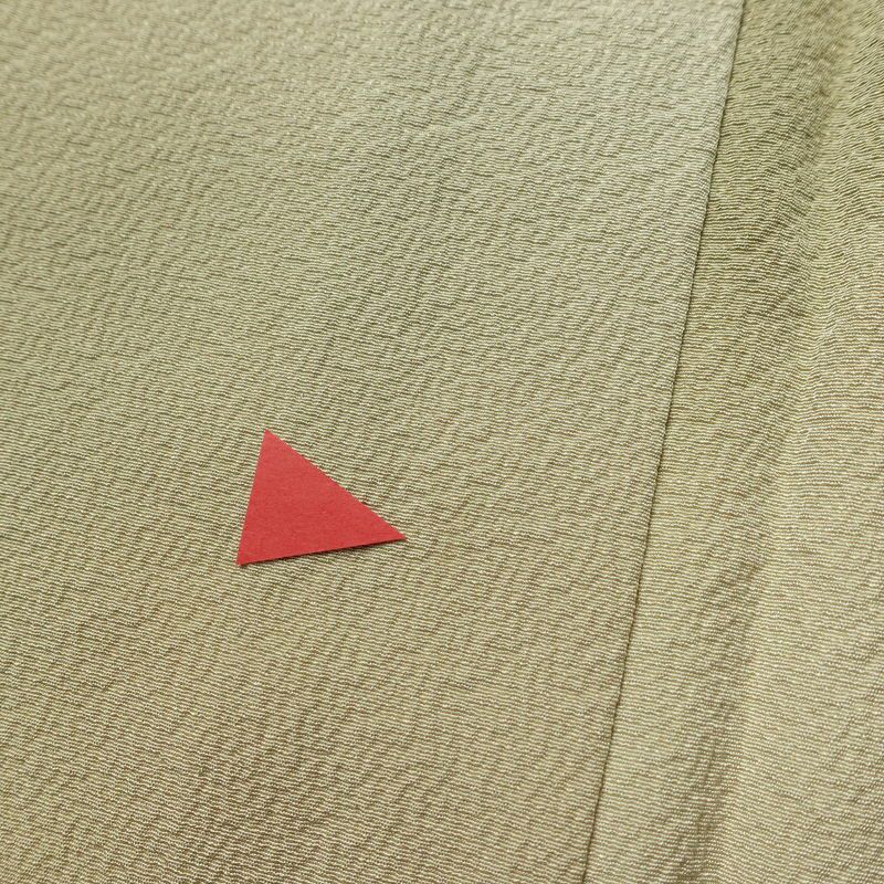 単衣 色無地 良品 縮緬 一つ紋付き 正絹 その他の柄 単衣仕立て 身丈160cm 裄丈66.5cm フォーマル 着物 ぼかし ベージュ_画像11