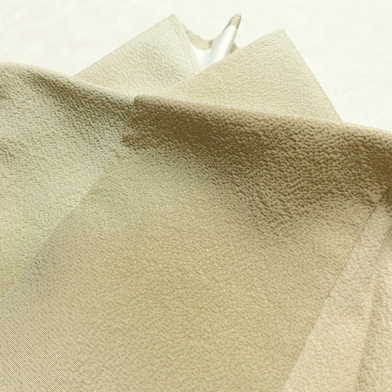 単衣 色無地 良品 縮緬 一つ紋付き 正絹 その他の柄 単衣仕立て 身丈160cm 裄丈66.5cm フォーマル 着物 ぼかし ベージュ_画像17