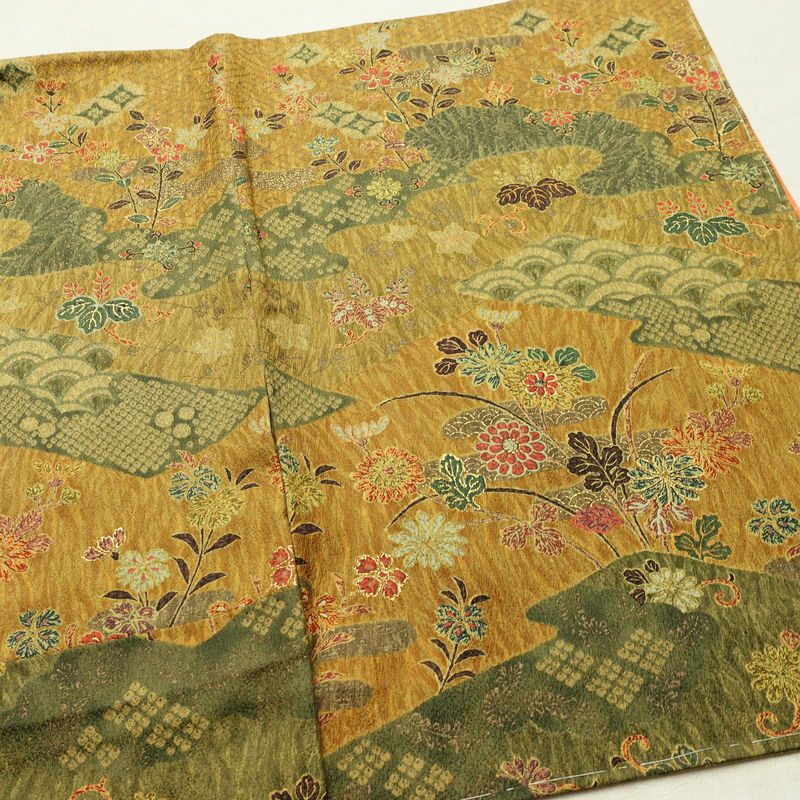 小紋 良品 しつけ糸付き 総柄 付下小紋 正絹 木の葉・植物柄 袷仕立て 身丈165.5cm 裄丈65.5cm 金彩 着物 黄・黄土色_画像13