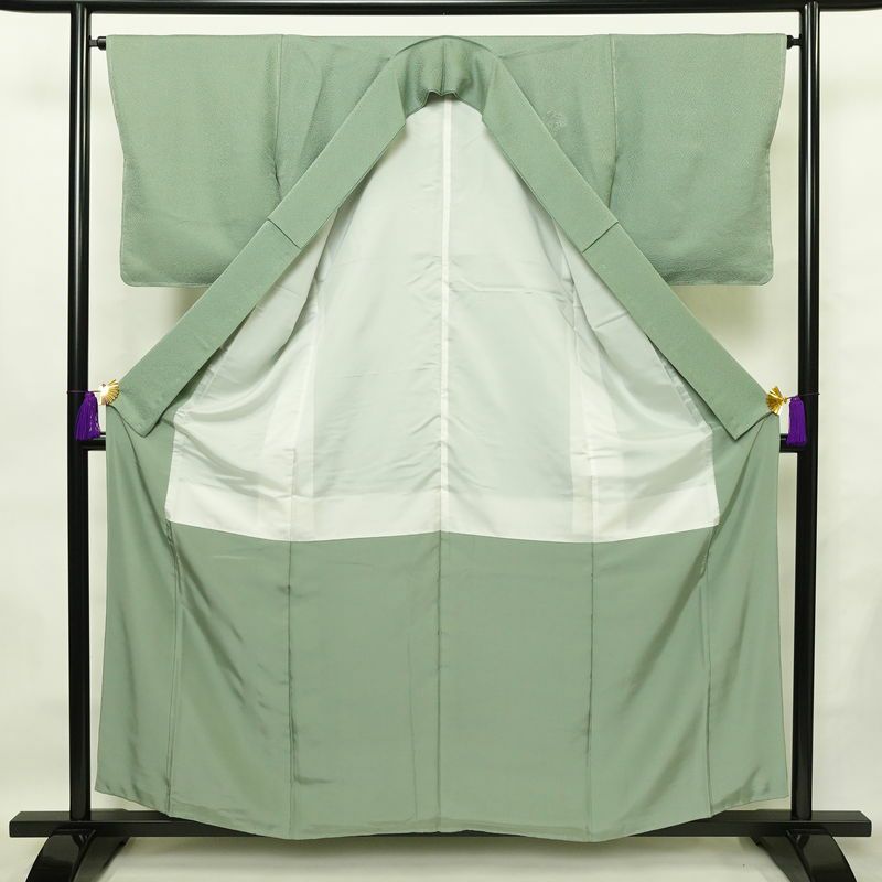 付け下げ 美品 スワトウ刺繍 正絹 幾何学柄・抽象柄 袷仕立て 身丈158.5cm 裄丈65cm 刺繍 一部しつけ糸付き フォーマル 着物 緑・うぐいす色_画像3