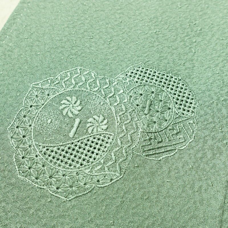 付け下げ 美品 スワトウ刺繍 正絹 幾何学柄・抽象柄 袷仕立て 身丈158.5cm 裄丈65cm 刺繍 一部しつけ糸付き フォーマル 着物 緑・うぐいす色_画像7